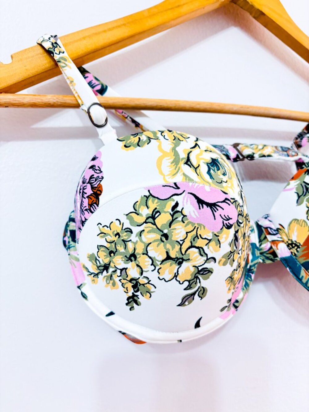 MAAJI White Floral Bikini Top | Underwire Tropical Vacation | Large - Picture 4 of 9